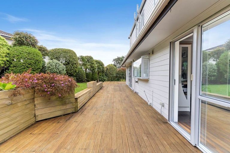 Photo of property in 13 Delisle Place, Windsor Park, Auckland, 0632