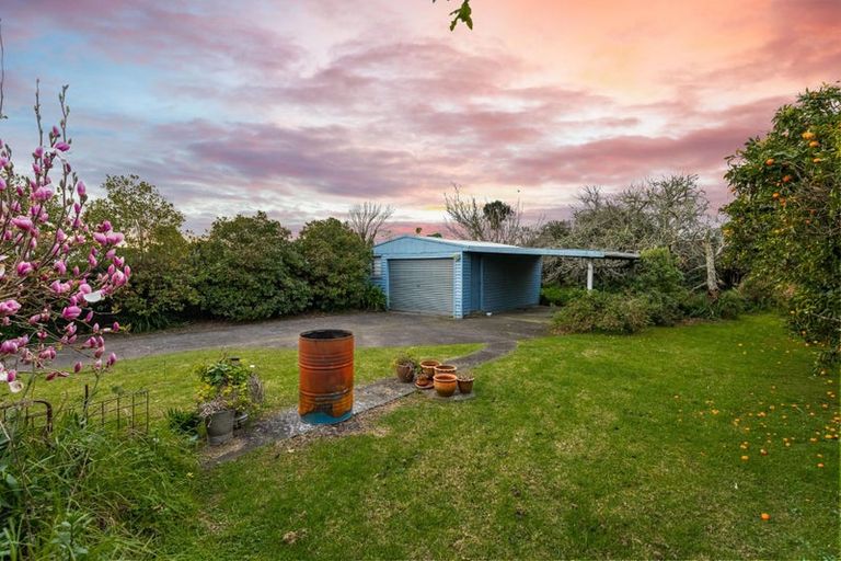Photo of property in 7 Abbotleigh Avenue, Te Atatu Peninsula, Auckland, 0610