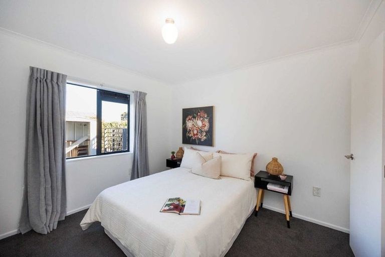Photo of property in 2 Pinedale Parade, Milson, Palmerston North, 4414