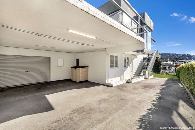 Photo of property in 39 Waikawa Road, Picton, 7220