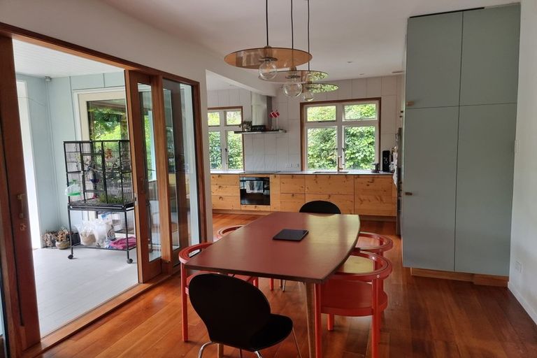 Photo of property in 18a Taungata Road, York Bay, Lower Hutt, 5013