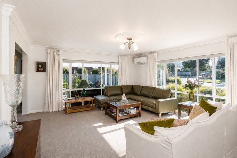 Photo of property in 2 Fern Grove, Taradale, Napier, 4112