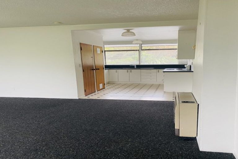 Photo of property in 8 Bushland Grove, Paparangi, Wellington, 6037