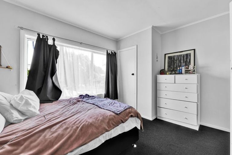 Photo of property in 22 Cook Street, Marfell, New Plymouth, 4310