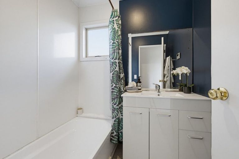 Photo of property in 20a Bowes Crescent, Strathmore Park, Wellington, 6022