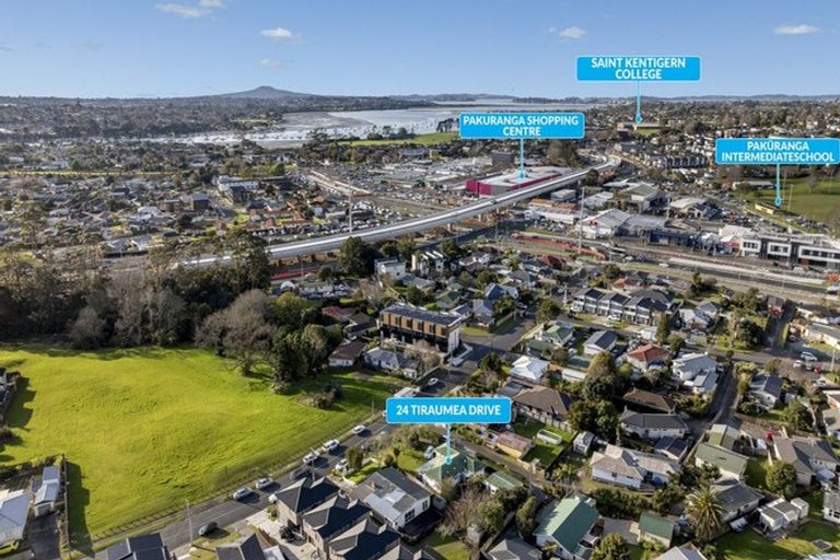 Photo of property in 24 Tiraumea Drive, Pakuranga, Auckland, 2010