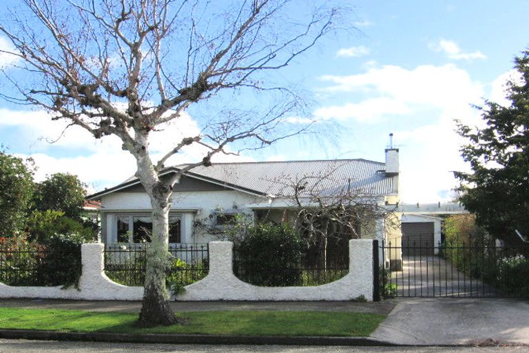 Photo of property in 12 Miro Street, Takaro, Palmerston North, 4410
