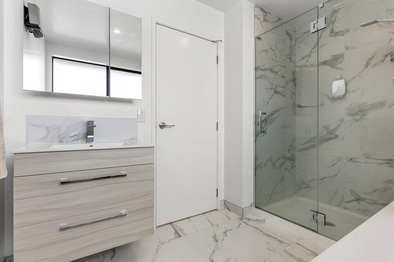 Photo of property in 8/41 Kervil Avenue, Te Atatu Peninsula, Auckland, 0610