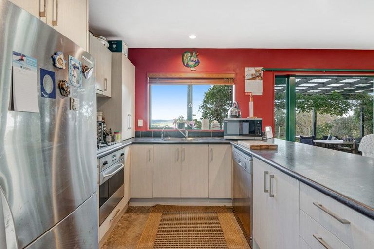 Photo of property in 88 Pipitiwai Drive, Helensville, Kaukapakapa, 0871