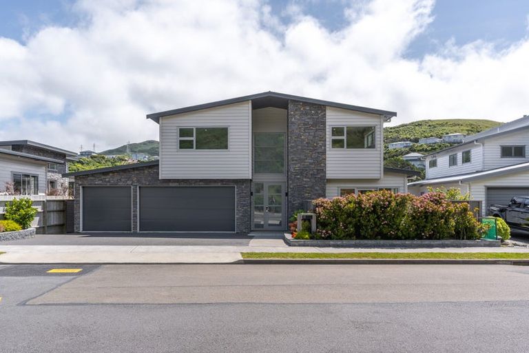Photo of property in 22 Farnworth Terrace, Churton Park, Wellington, 6037
