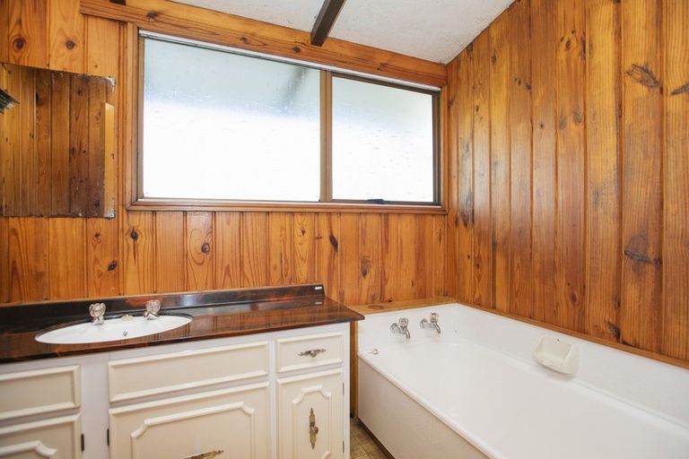 Photo of property in 46 Bridge Road, Te Karaka, 4094