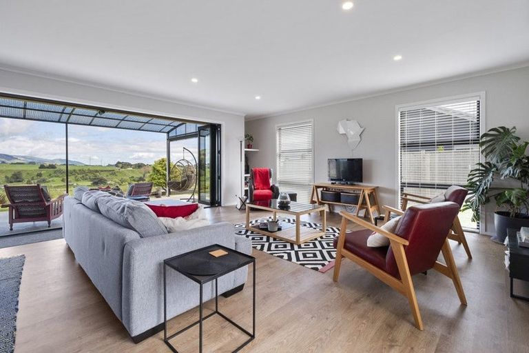 Photo of property in 32 Varsity Heights, Fitzherbert, Palmerston North, 4410