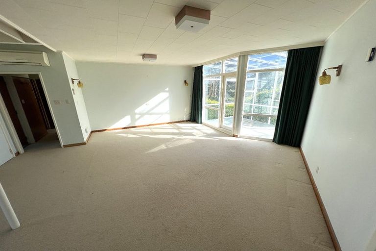 Photo of property in 1 Rajputana Way, Khandallah, Wellington, 6035