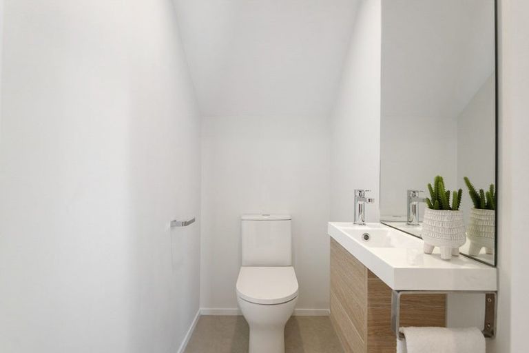 Photo of property in 24 Rauawa Lane, Hobsonville, 0616