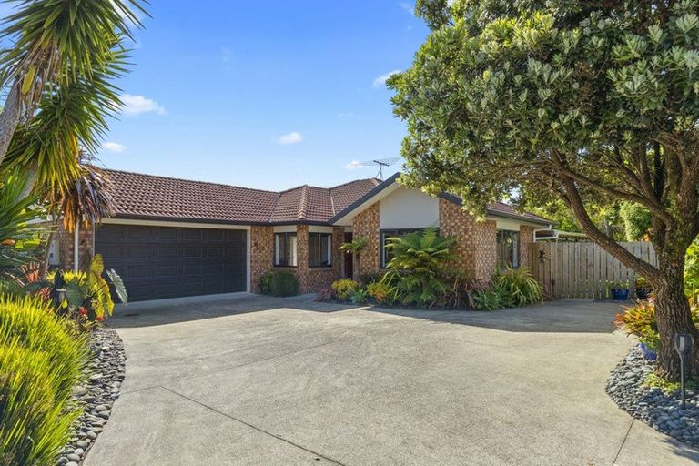Photo of property in 14 Cathcart Close, Pukekohe, 2120