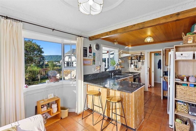 Photo of property in 151 Weggery Drive, Waikanae Beach, Waikanae, 5036