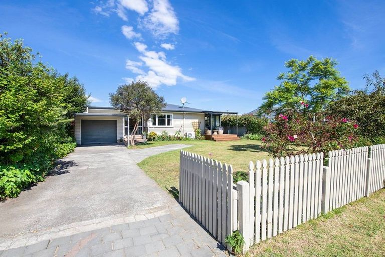 Photo of property in 6 Travis Street, Taradale, Napier, 4112