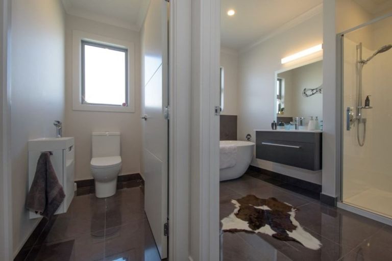 Photo of property in 15 De Bettencor Place, Mount Pisa, Cromwell, 9383