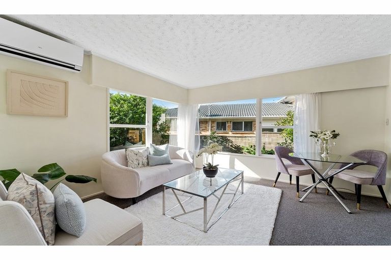 Photo of property in 2/53 Richards Avenue, Forrest Hill, Auckland, 0620