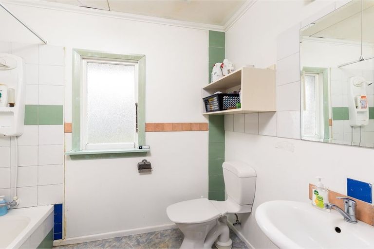 Photo of property in 12 Rugby Street, Waimate, 7924