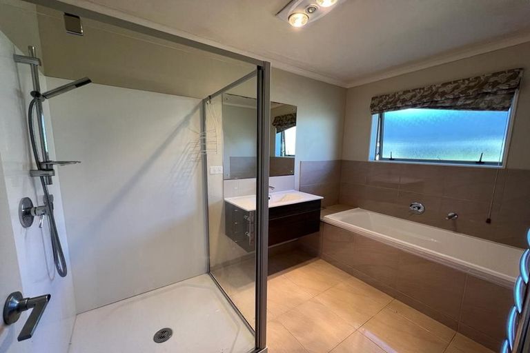 Photo of property in 78 Tiriwa Drive, Massey, Auckland, 0614