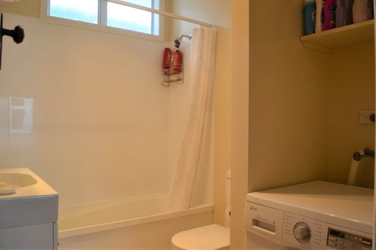 Photo of property in 84 The Parade, Island Bay, Wellington, 6023