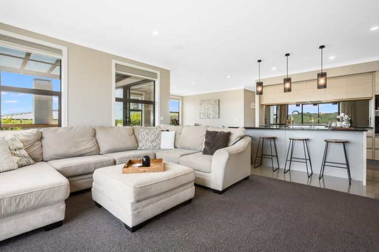 Photo of property in 34 Waitaria Terrace, Aotea, Porirua, 5024