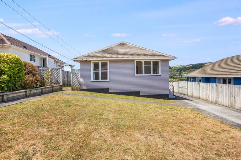 Photo of property in 23 Turkington Street, Tawa, Wellington, 5028