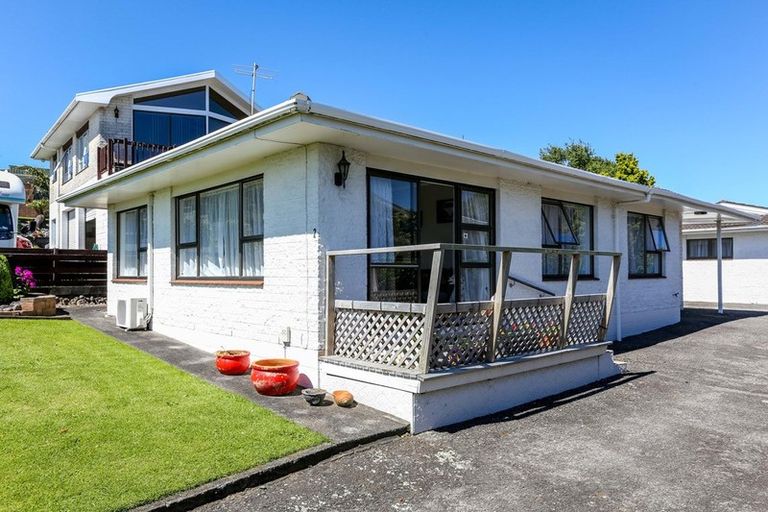 Photo of property in 2/10 Kellyville Heights, Merrilands, New Plymouth, 4312