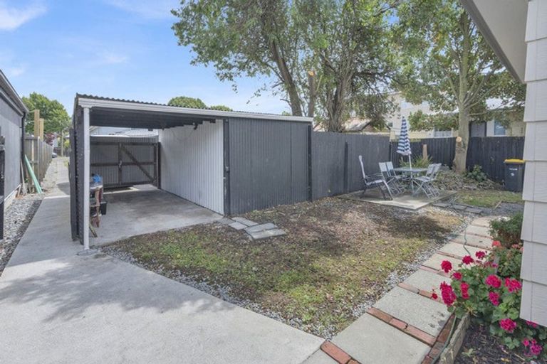 Photo of property in 2/22 Mathesons Road, Phillipstown, Christchurch, 8011