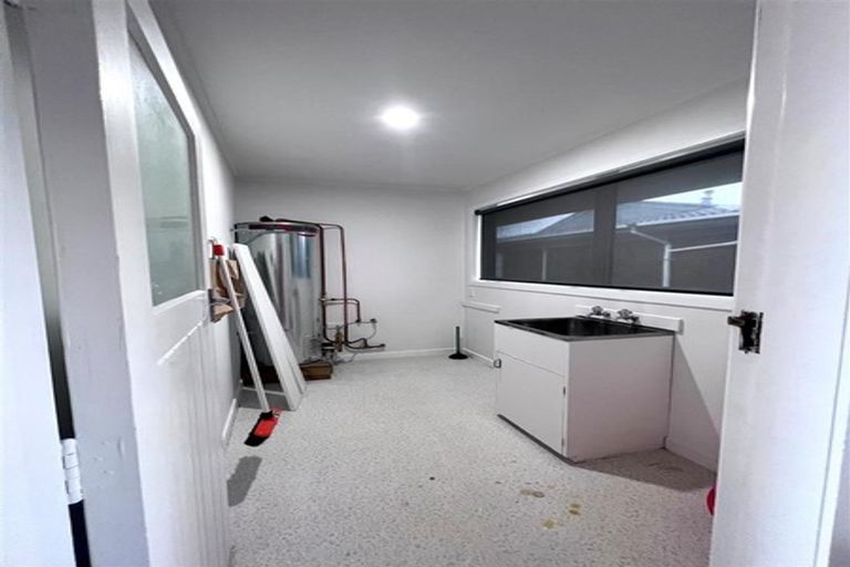 Photo of property in 1/117 Golf Road, New Lynn, Auckland, 0600