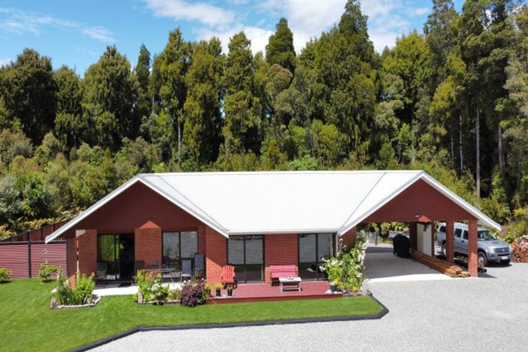 Photo of property in 8 Hurren Place West, Kumara Junction, Hokitika, 7882