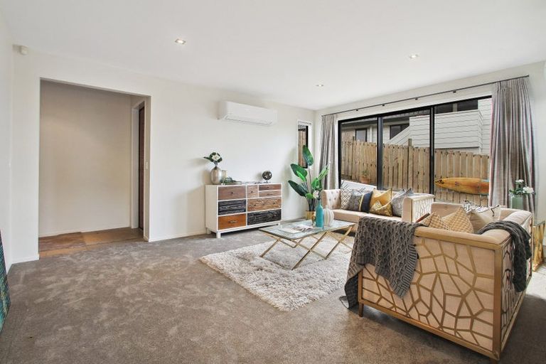 Photo of property in 4a Korotaha Terrace, Rothesay Bay, Auckland, 0630