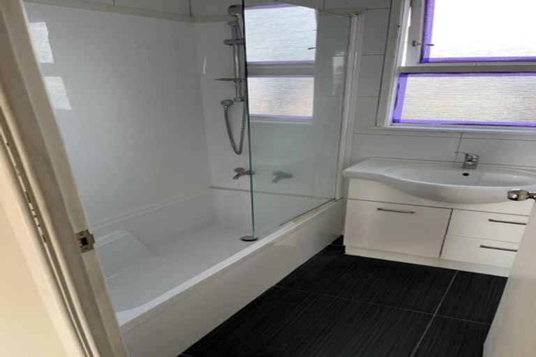 Photo of property in 19 Gainsborough Street, Manurewa, Auckland, 2102