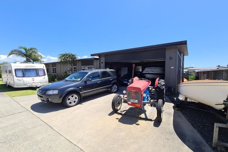 Photo of property in 111 Kelly Jade Avenue, Matarangi, Whitianga, 3592