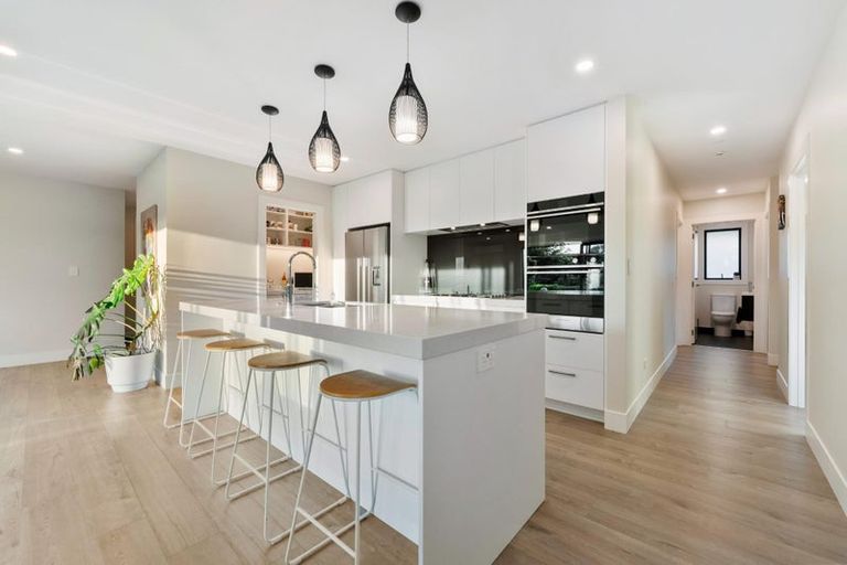 Photo of property in 13 Vogwill Road, Kumeu, 0810