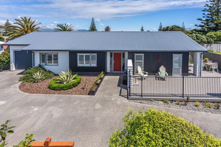 Photo of property in 45 Seagrass Place, Otaki Beach, Otaki, 5512