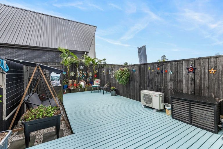 Photo of property in 25 Konoba Avenue, Kumeu, 0810