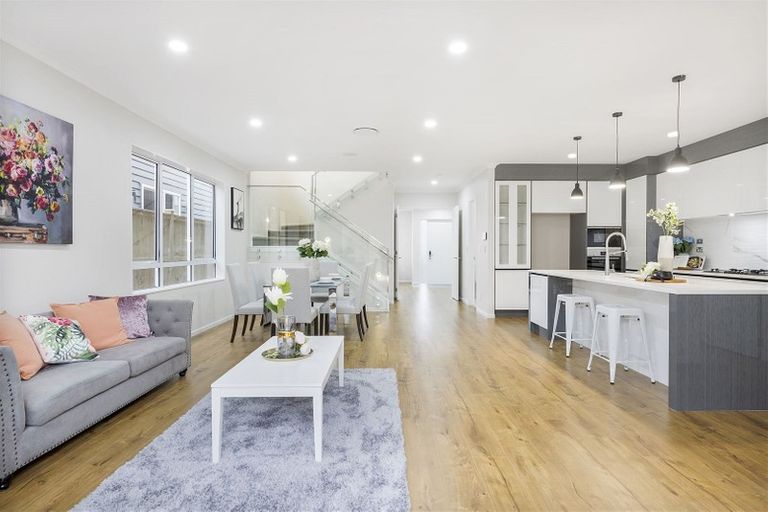 Photo of property in 93 Tir Conaill Avenue, Flat Bush, Auckland, 2019