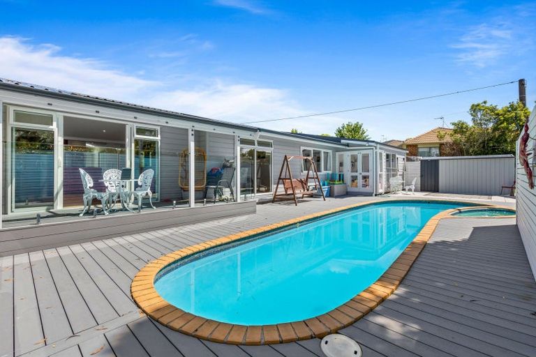 Photo of property in 210 Royal Road, Massey, Auckland, 0614