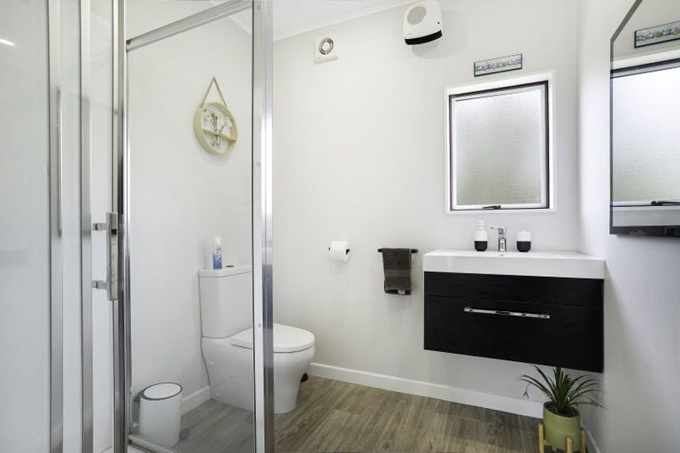 Photo of property in 82-84 Venice Street, Martinborough, 5711