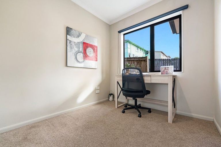 Photo of property in 19a Kelwyn Road, Kelston, Auckland, 0602