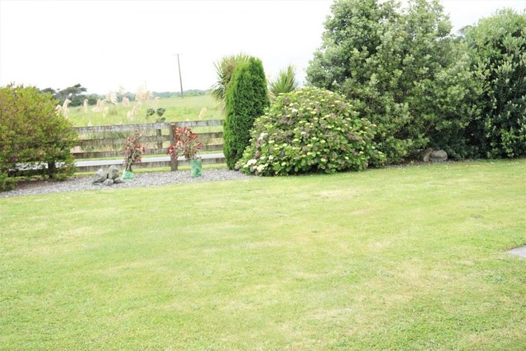 Photo of property in 197 Takapu Road, Manakau, Levin, 5573