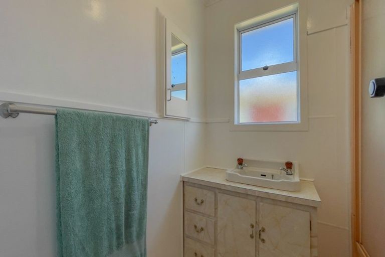 Photo of property in 50 Pipiroa Road, Ngatea, 3503