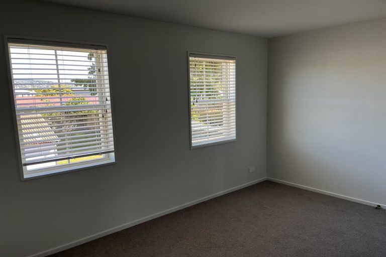 Photo of property in 4/30 Hargest Crescent, Sydenham, Christchurch, 8023