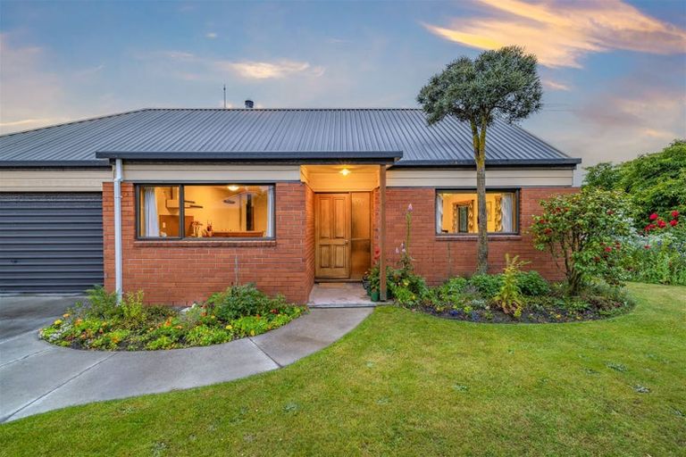 Photo of property in 18 Nepal Place, Burnside, Christchurch, 8053