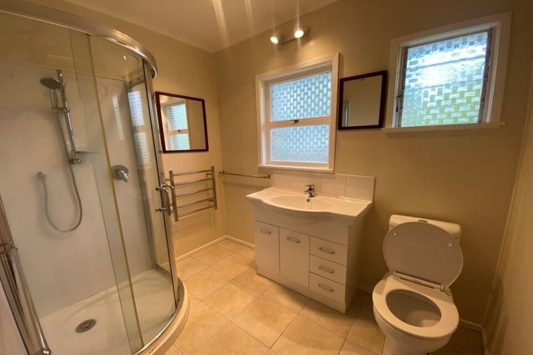 Photo of property in 1/15 Munstead Place, Hillcrest, Auckland, 0627