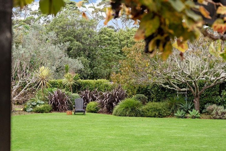 Photo of property in 35 Cloverfields Drive, Waimauku, 0812