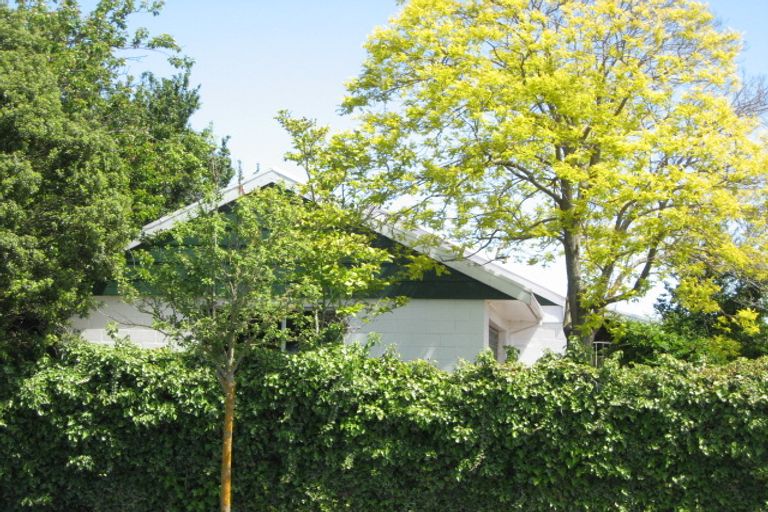 Photo of property in 25 Dunbarton Street, Redwood, Christchurch, 8051