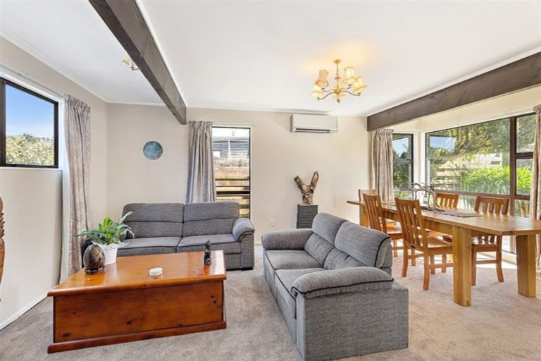 Photo of property in 19 Observatory Close, Whitby, Porirua, 5024
